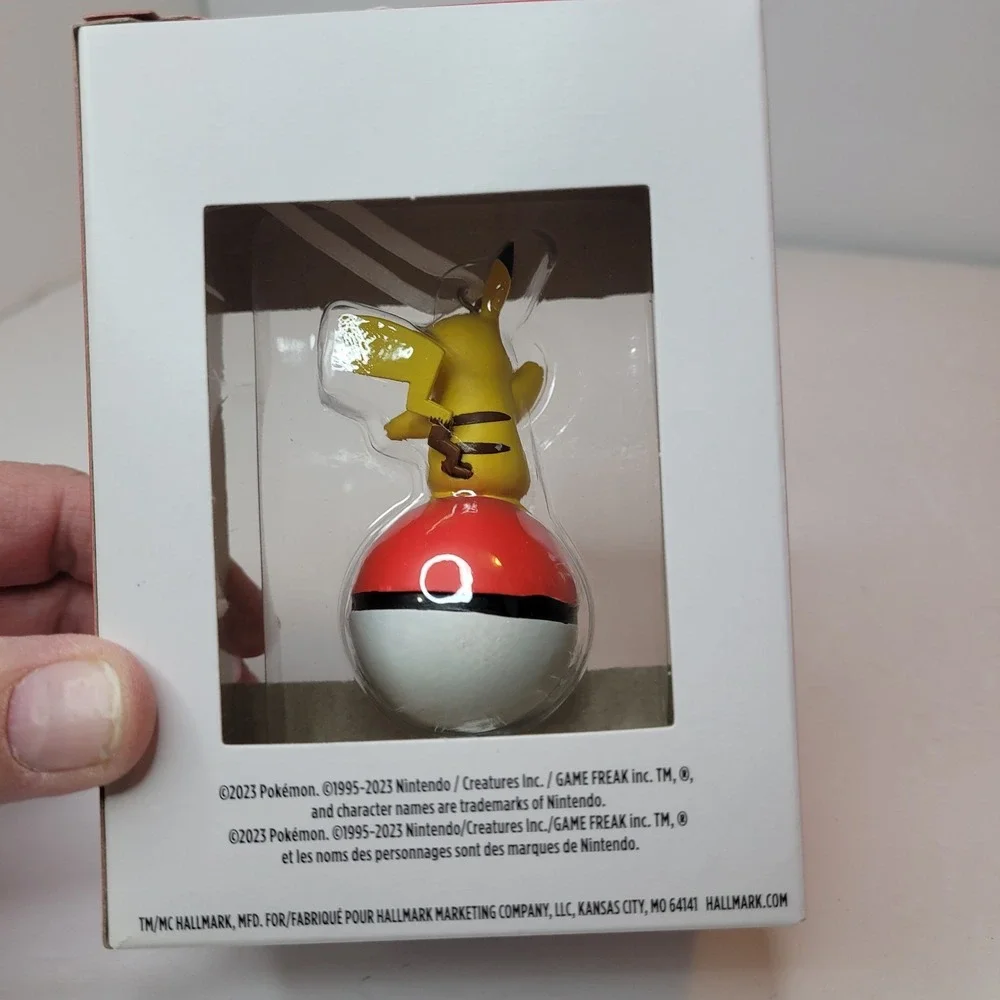 HallmarK Pokémon Pikachu on Poké Ball Ornament‎ Walmart Exclusive Christmas NEW